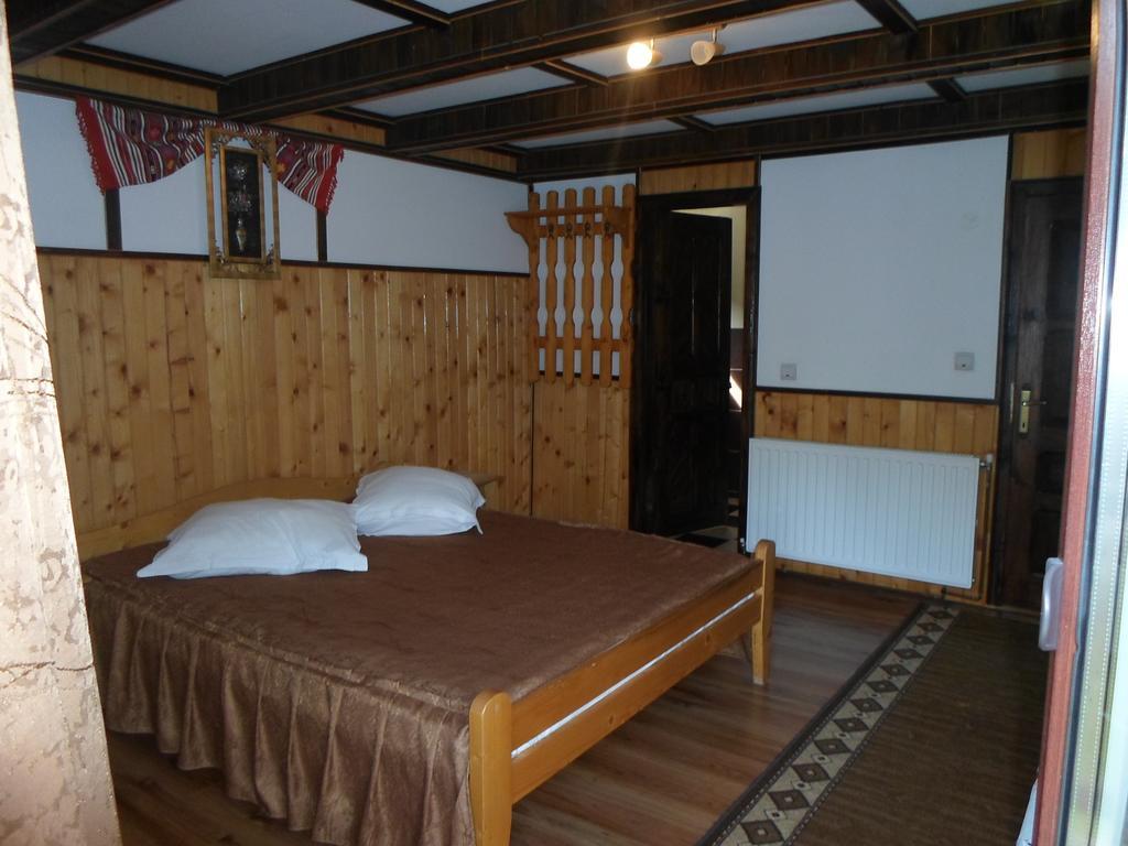 Pensiunea Puiu Moeciu De Sus Room photo